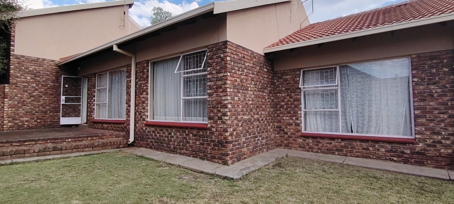 4 Bedroom Property for Sale in Flamwood North West